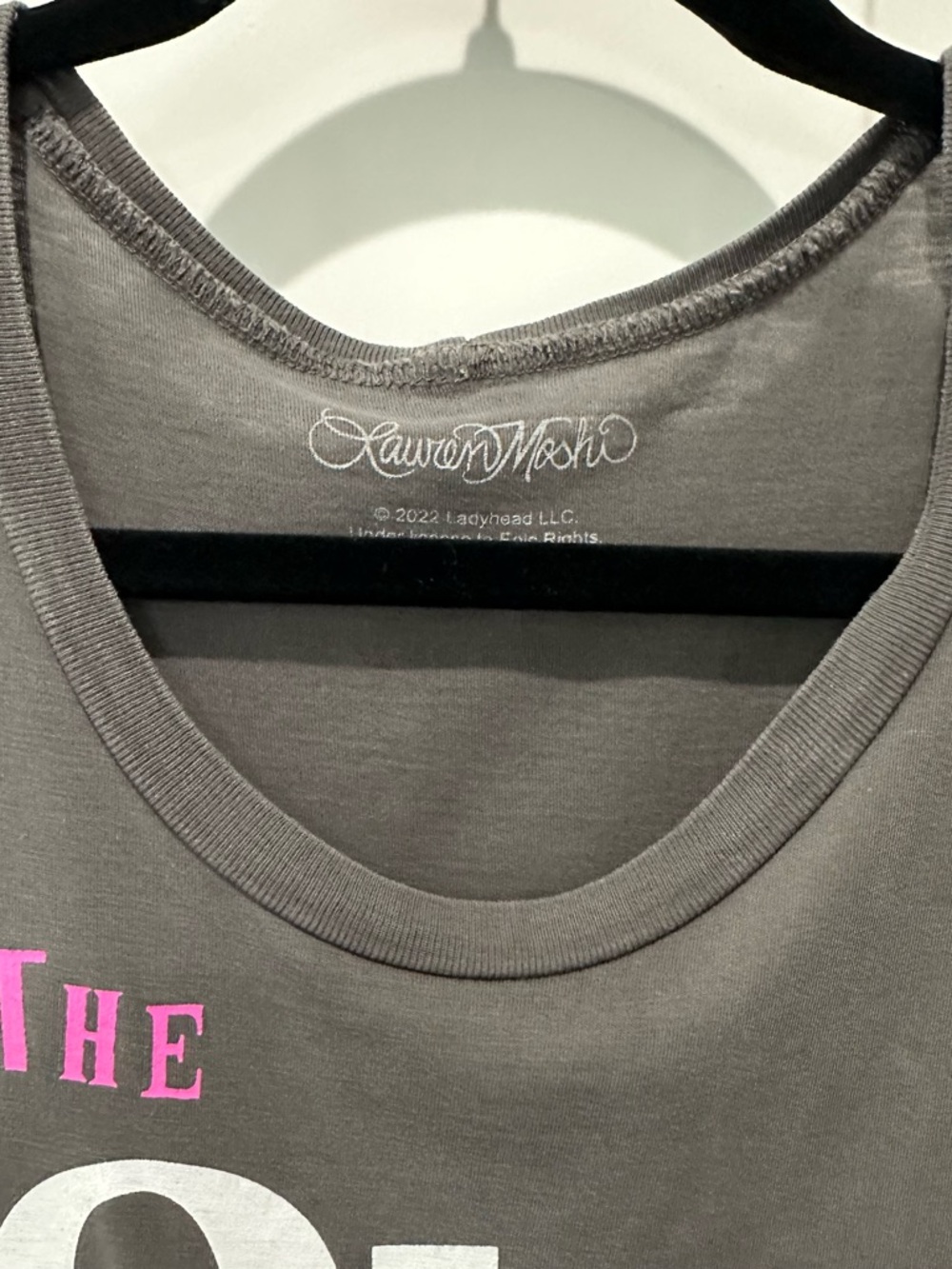 Lauren Moshi Charcoal Tank with Pink Lip Graphic - Picture 3 of 4